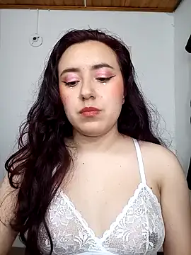 Emi chik online show from December 2024 03:00:02 AM