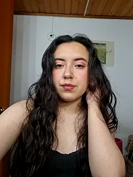 Emi chik online show from May 2026 04:39:02 AM