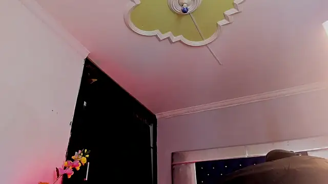 Eyleen Santos online show from April 2026 01:42:02 AM