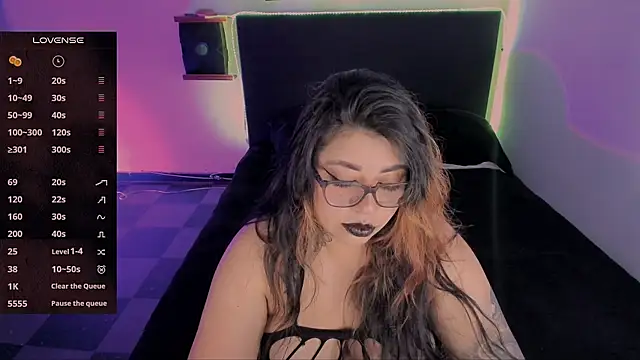 Snapshot of devilfoxtwo chatting on December 2024 02:57:01 AM devilfoxtwo online show from December 2024 02:57:01 AM