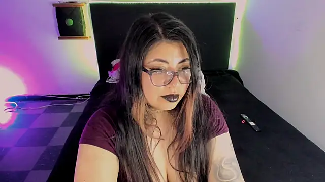 Snapshot of devilfoxtwo chatting on February 2025 07:45:02 PM devilfoxtwo online show from February 2025 07:45:02 PM