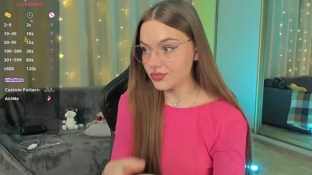 Snapshot of Marta_May_ chatting on December 2024 04:51:02 PM Marta May online show from December 2024 04:51:02 PM