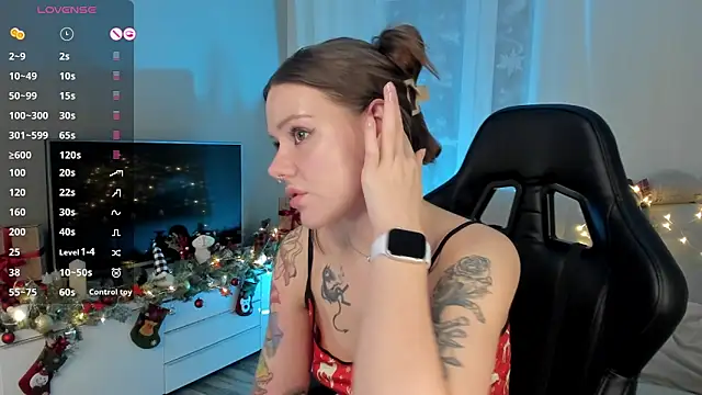 Snapshot of Marta_May_ chatting on December 2024 07:42:02 PM Marta May online show from December 2024 07:42:02 PM