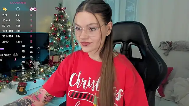 Snapshot of Marta_May_ chatting on December 2024 05:00:01 PM Marta May online show from December 2024 05:00:01 PM