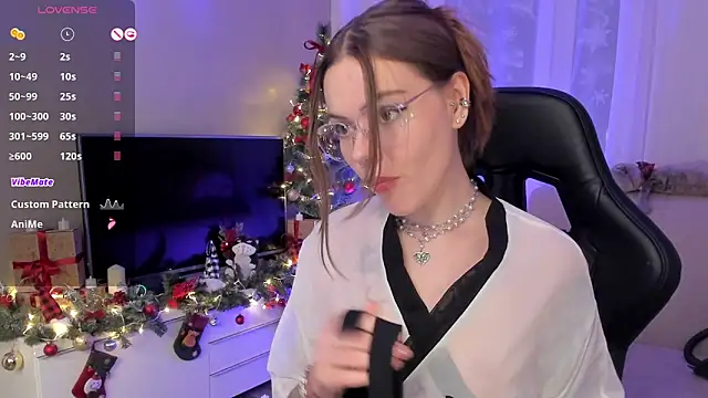 Snapshot of Marta_May_ chatting on January 2025 10:46:02 PM Marta May online show from January 2025 10:46:02 PM