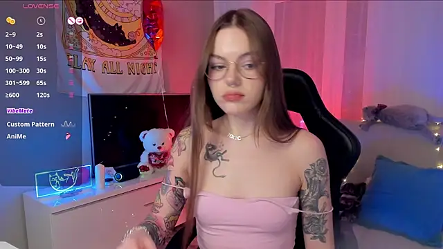 Snapshot of Marta_May_ chatting on March 2025 06:37:02 PM Marta May online show from March 2025 06:37:02 PM