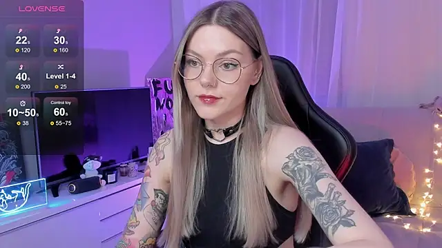 Snapshot of Marta_May_ chatting on October 2025 06:16:01 PM Marta May online show from October 2025 06:16:01 PM