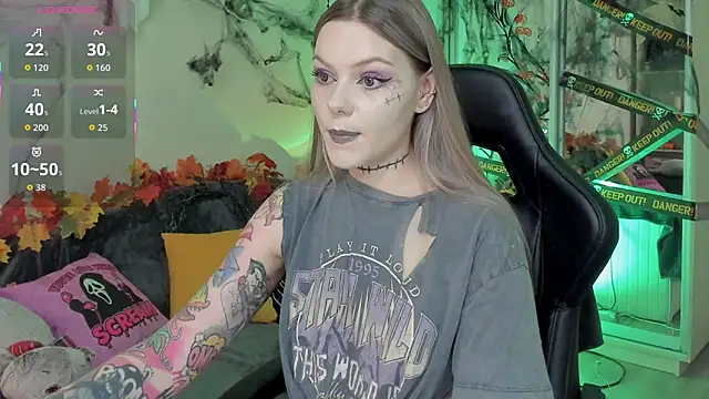 Snapshot of Marta_May_ chatting on October 2025 06:03:02 PM Marta May online show from October 2025 06:03:02 PM