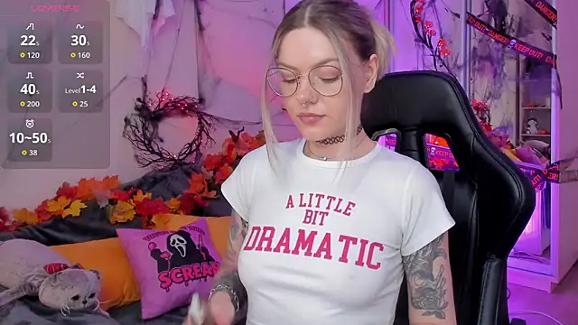 Snapshot of Marta_May_ chatting on November 2025 04:09:02 PM Marta May online show from November 2025 04:09:02 PM