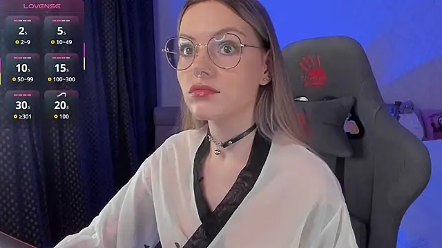 Snapshot of Marta_May_ chatting on November 2025 09:40:01 AM Marta May online show from November 2025 09:40:01 AM