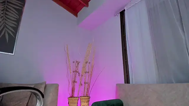 Snapshot of KatieNolan_1 chatting on February 2025 01:25:02 AM KatieNolan 1 online show from February 2025 01:25:02 AM