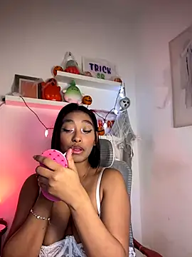 Snapshot of Isabella_fasilier chatting on October 2025 12:22:02 AM Isabella fasilier online show from October 2025 12:22:02 AM