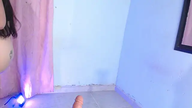 Snapshot of April_sexycurvi chatting on October 2025 08:05:02 AM April sexycurvi online show from October 2025 08:05:02 AM