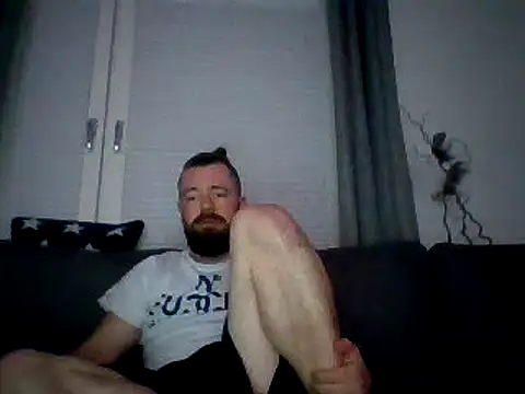 Snapshot of Sebuleczek chatting on December 2024 09:50:01 PM Sebuleczek online show from December 2024 09:50:01 PM