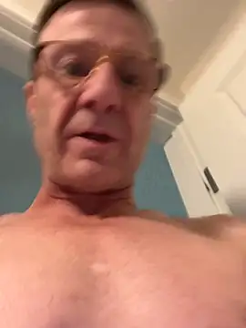 Chrisyyc69eqt online show from February 2026 07:12:02 PM