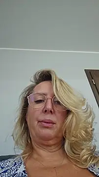 Snapshot of MariaRichi_ chatting on August 2026 06:18:02 AM MariaRichi online show from August 2026 06:18:02 AM