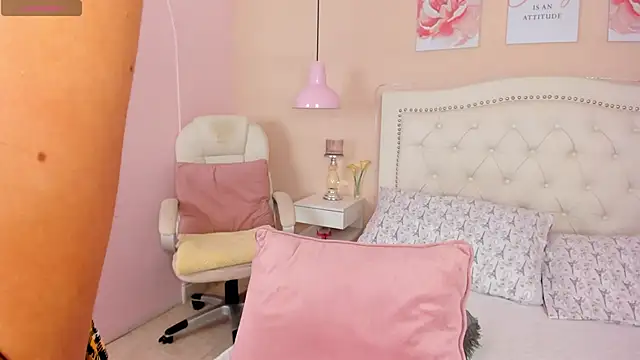 Ashley Evans18 online show from February 2025 02:43:01 PM