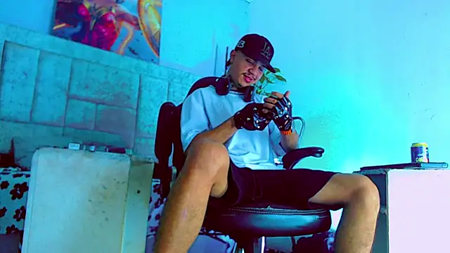 HannibalLester online show from October 2025 04:24:01 AM