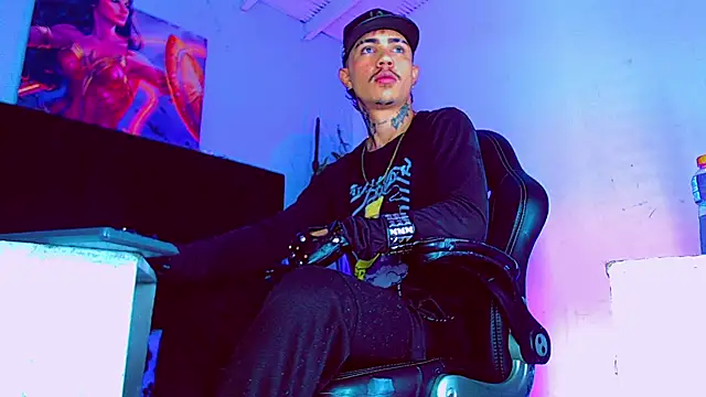 HannibalLester online show from October 2025 04:42:01 AM