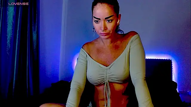 Snapshot of amber_tasty chatting on December 2024 02:18:01 AM amber tasty online show from December 2024 02:18:01 AM
