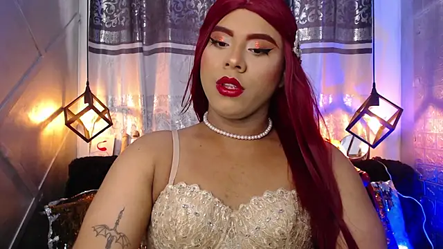 Snapshot of Emili_Roux chatting on October 2025 05:00:01 PM Emili Roux online show from October 2025 05:00:01 PM