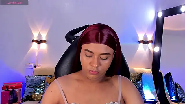 Emili Roux online show from May 2026 10:01:02 AM