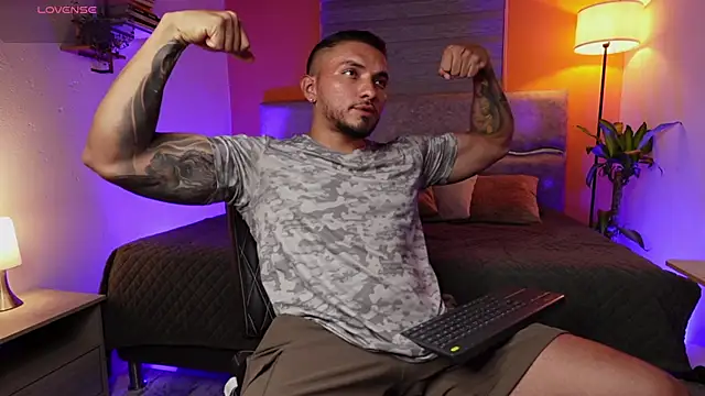 maximusclark1 online show from July 2026 11:26:01 PM
