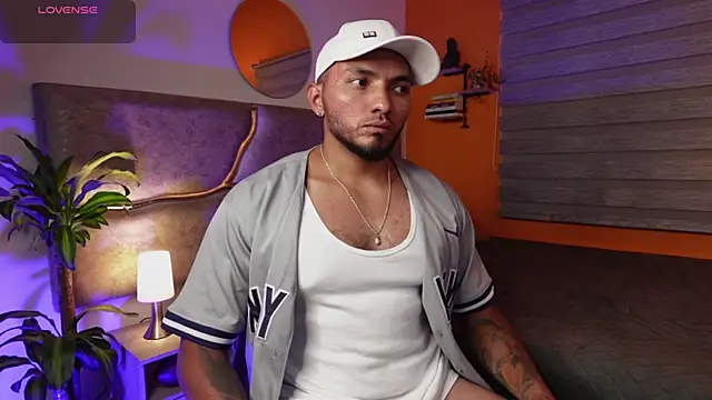 maximusclark1 online show from August 2026 10:26:01 PM