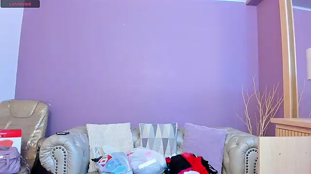 nathalie rossel online show from December 2025 07:01:02 PM