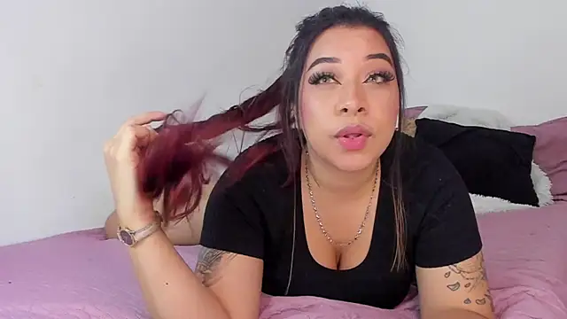 Snapshot of C_rose97 chatting on October 2025 10:54:02 PM C rose97 online show from October 2025 10:54:02 PM