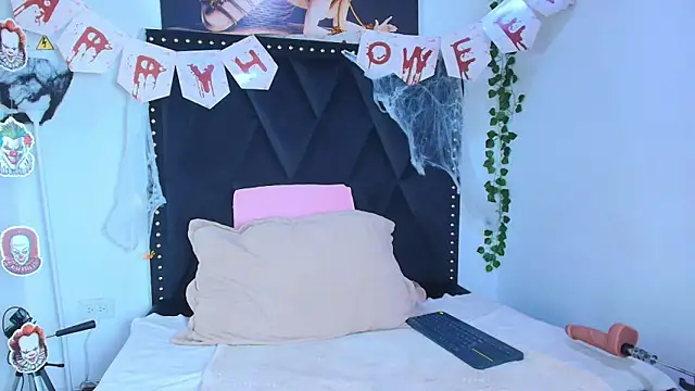 dafne queenn online show from November 2025 12:59:02 PM