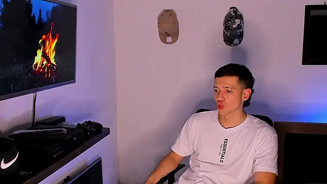 Dimitri higth420 online show from September 2025 04:34:02 AM