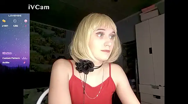 -LauraGold- online show from December 2024 04:17:01 PM