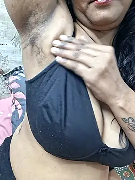 Snapshot of lovelyruhi chatting on October 2025 07:32:01 AM lovelyruhi online show from October 2025 07:32:01 AM