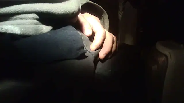 Snapshot of oliveirinhafotografo chatting on January 2025 07:18:01 PM oliveirinhafotografo online show from January 2025 07:18:01 PM