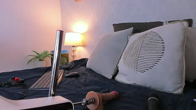 Caroline dh online show from June 2026 11:36:02 AM