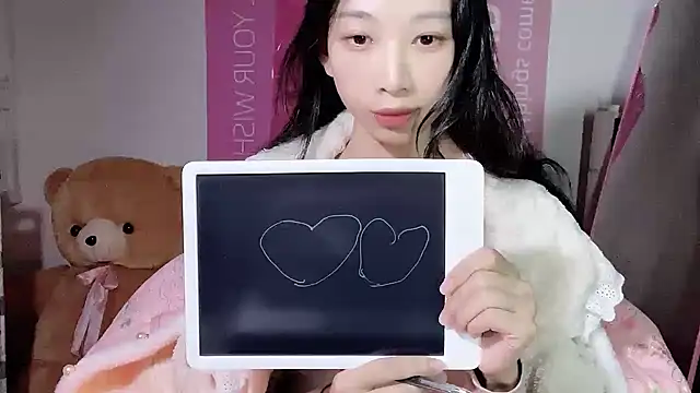 Snapshot of Lili-2 chatting on December 2024 05:59:01 PM Lili-2 online show from December 2024 05:59:01 PM