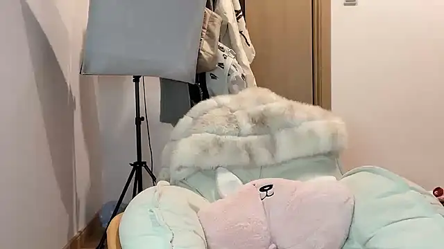 Lili-2 online show from January 2025 06:12:02 PM