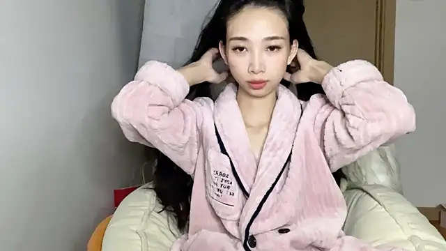 Lili-2 online show from January 2025 04:12:02 PM