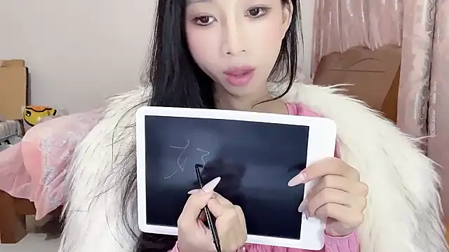 Snapshot of Lili-2 chatting on February 2025 04:22:02 PM Lili-2 online show from February 2025 04:22:02 PM