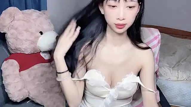 Snapshot of Lili-2 chatting on October 2025 04:35:02 PM Lili-2 online show from October 2025 04:35:02 PM