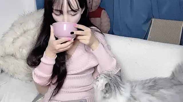 Snapshot of Lili-2 chatting on December 2025 02:33:02 PM Lili-2 online show from December 2025 02:33:02 PM