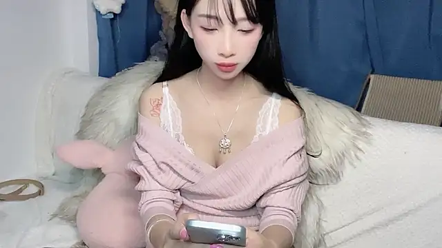 Snapshot of Lili-2 chatting on December 2025 04:45:02 PM Lili-2 online show from December 2025 04:45:02 PM