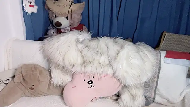 Snapshot of Lili-2 chatting on January 2026 04:21:02 PM Lili-2 online show from January 2026 04:21:02 PM