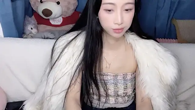 Snapshot of Lili-2 chatting on January 2026 07:11:01 PM Lili-2 online show from January 2026 07:11:01 PM