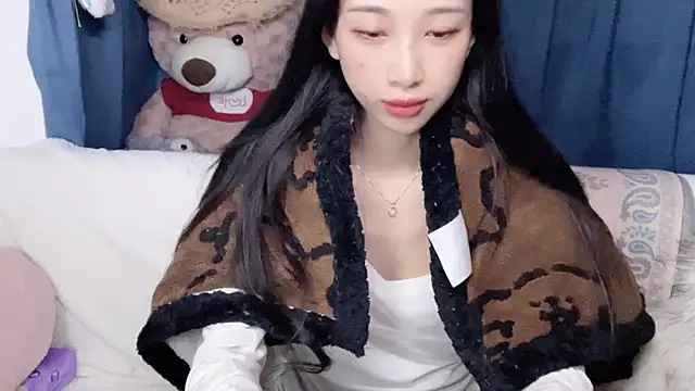 Snapshot of Lili-2 chatting on February 2026 12:54:01 PM Lili-2 online show from February 2026 12:54:01 PM