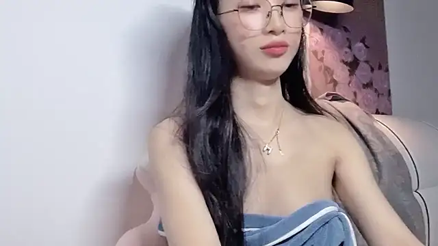 Lili-2 online show from May 2026 06:36:02 PM