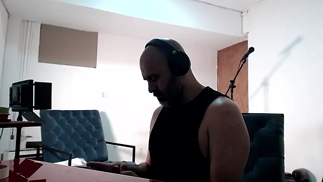 Gabriel Harmant online show from December 2024 07:52:02 PM