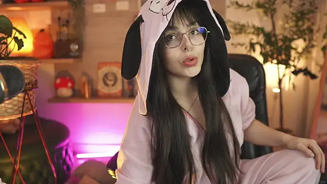 Snapshot of Dear_Morgan chatting on October 2025 11:16:02 PM Dear Morgan online show from October 2025 11:16:02 PM