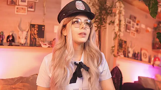 Snapshot of Dear_Morgan chatting on October 2025 11:12:02 PM Dear Morgan online show from October 2025 11:12:02 PM